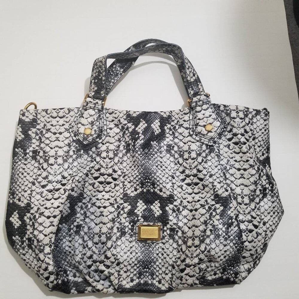 Marc Jacobs purse in black/white